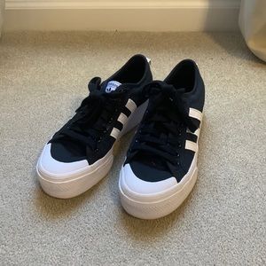 adidas Nizza low top platform shoes. Barely worn, practically new.